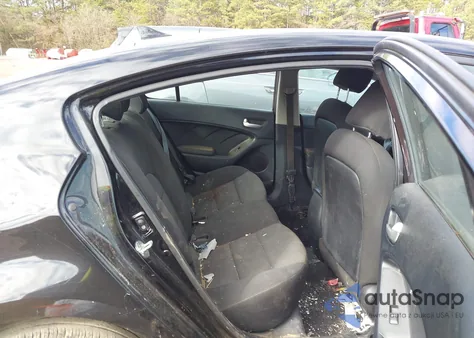 2017 Kia Forte Lx z USA, uszkodzony, nr VIN 3KPFK4A77HE062425